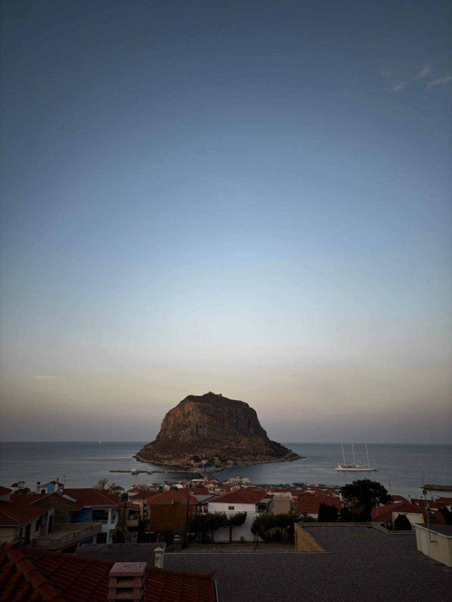 Kanelli΄S Apartments Monemvasia Ngoại thất bức ảnh